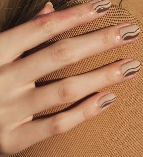 sonbaharoje1 Sonbaharda Deneyebileceğiniz Oje ve Nail Art Trendleri