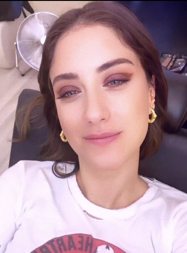 Bakır Rengi Saçlarını Değiştiren Hazal Kaya Eski İmajına Geri Döndü 4 hazal kaya imaj Bakır Rengi Saçlarını Değiştiren Hazal Kaya Eski İmajına Geri Döndü